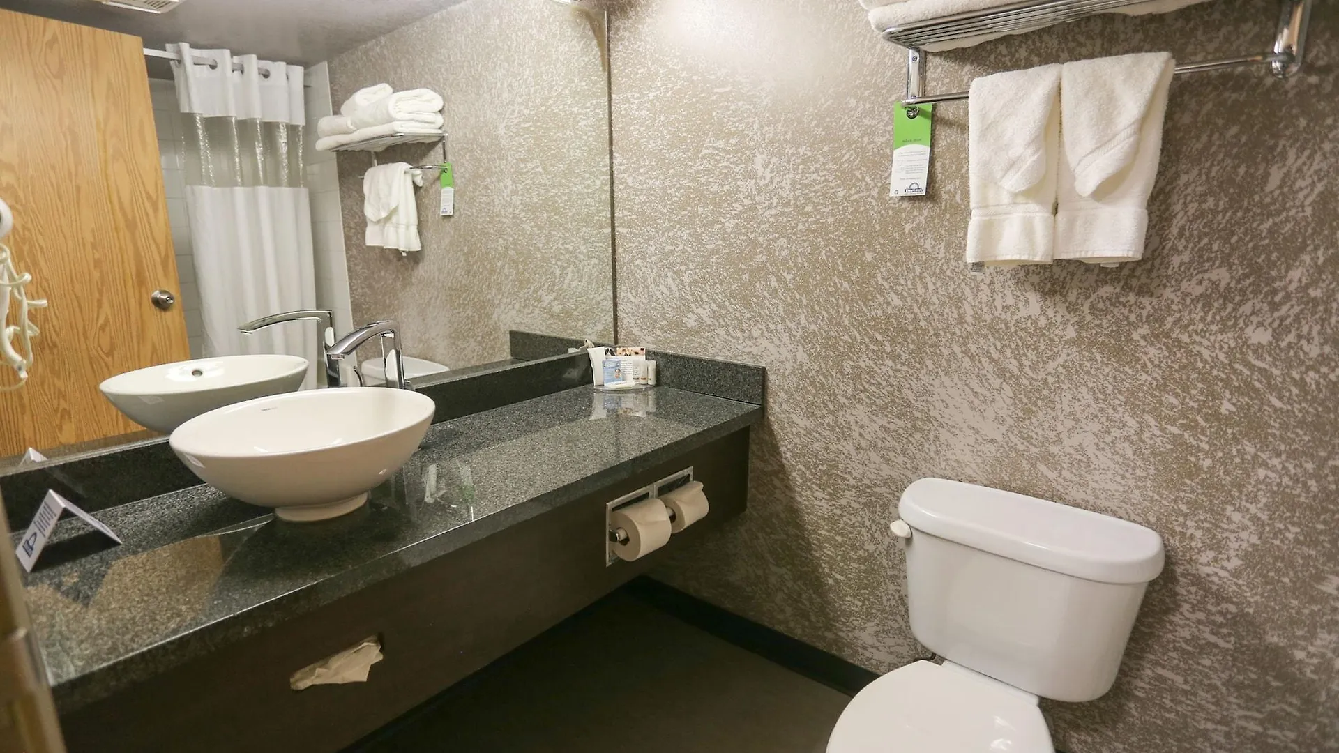 Days Inn By Wyndham Calgary Airport 3*,