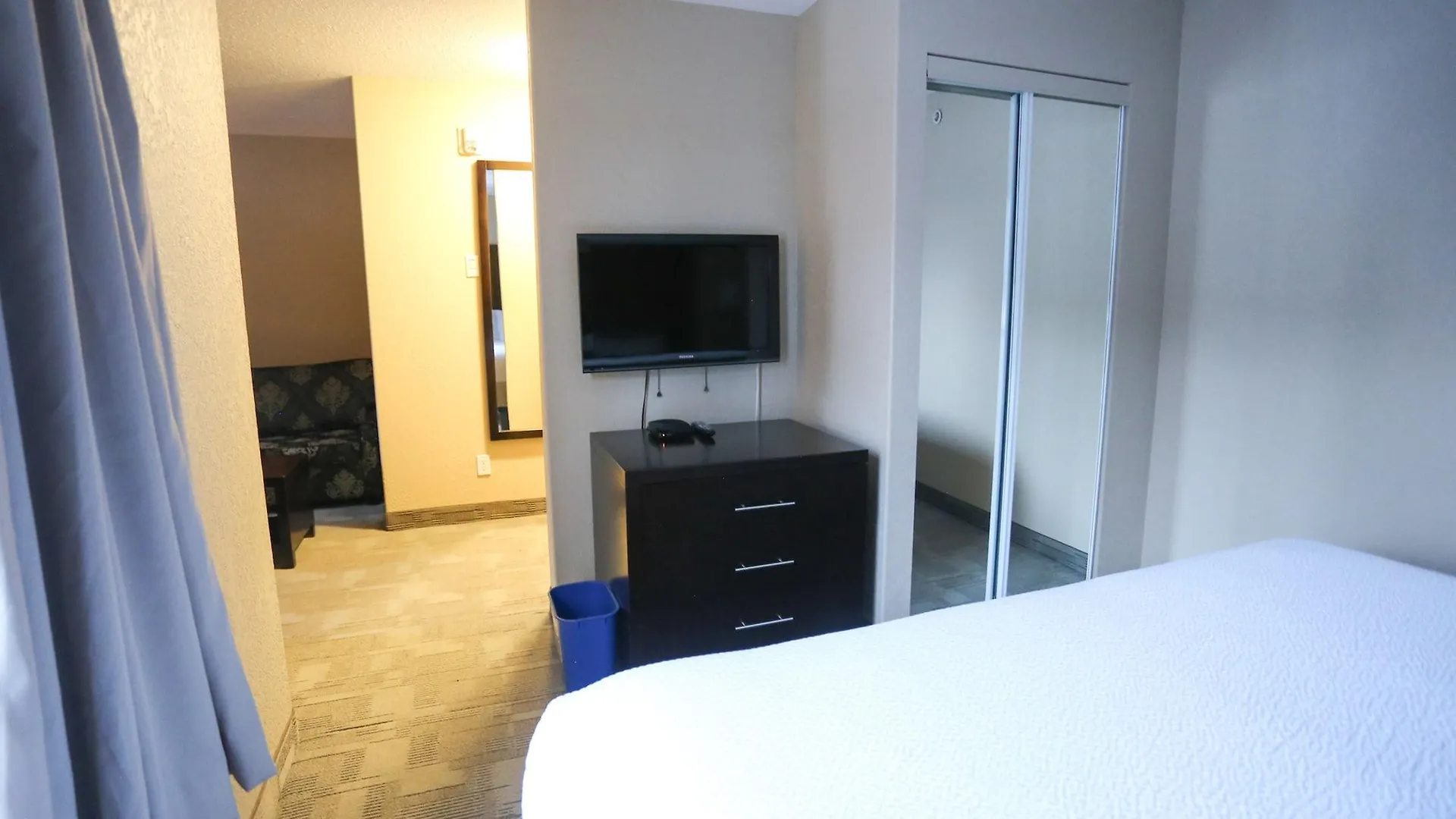 Days Inn By Wyndham Calgary Airport Hotel