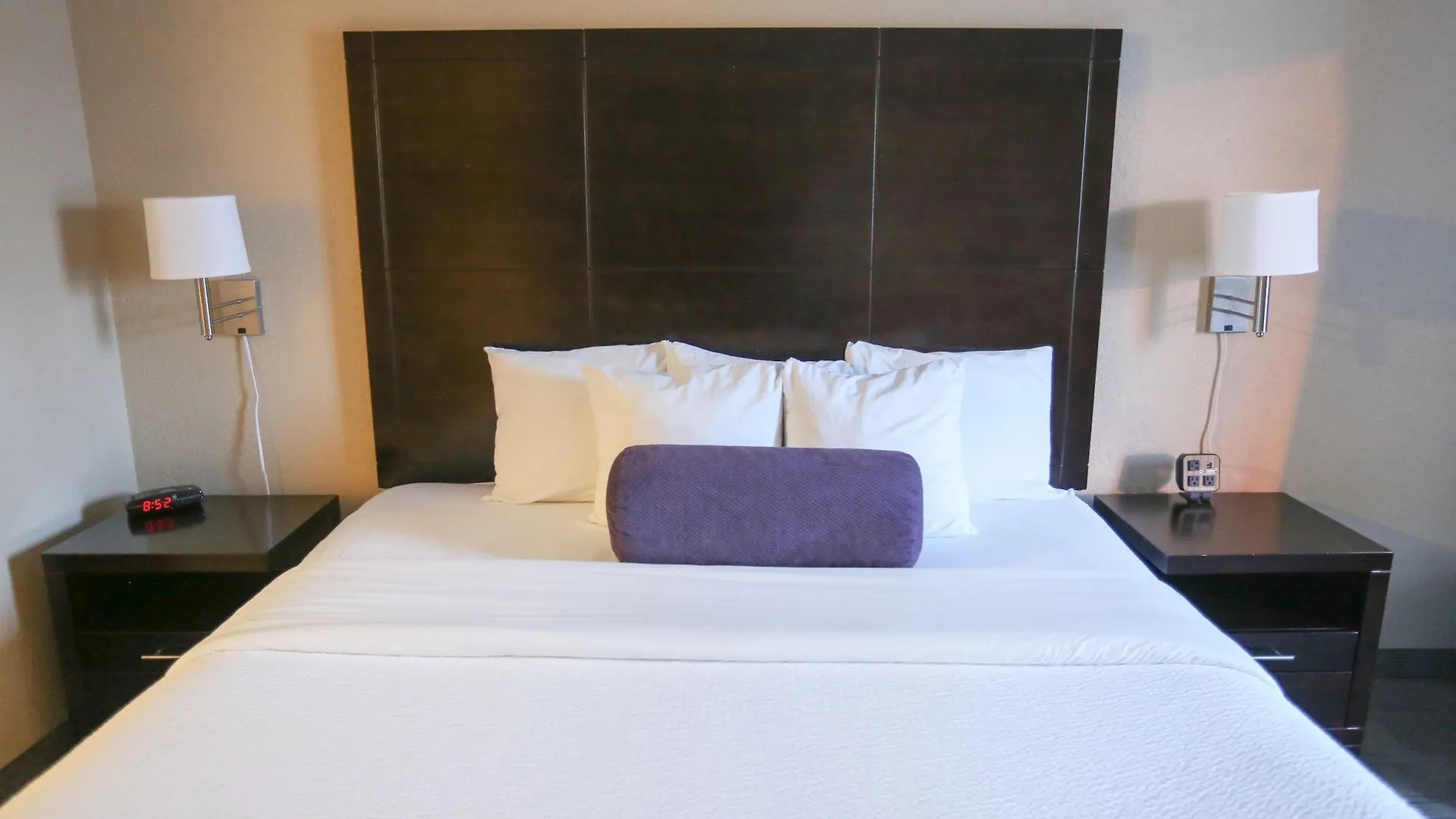 Days Inn By Wyndham Calgary Airport