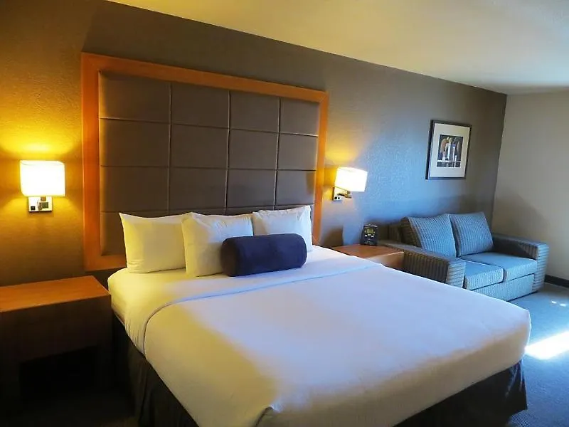 Days Inn By Wyndham Calgary Airport Hotel