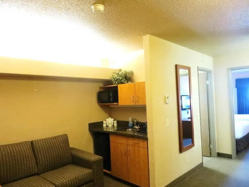 Hotel Days Inn By Wyndham Calgary Airport